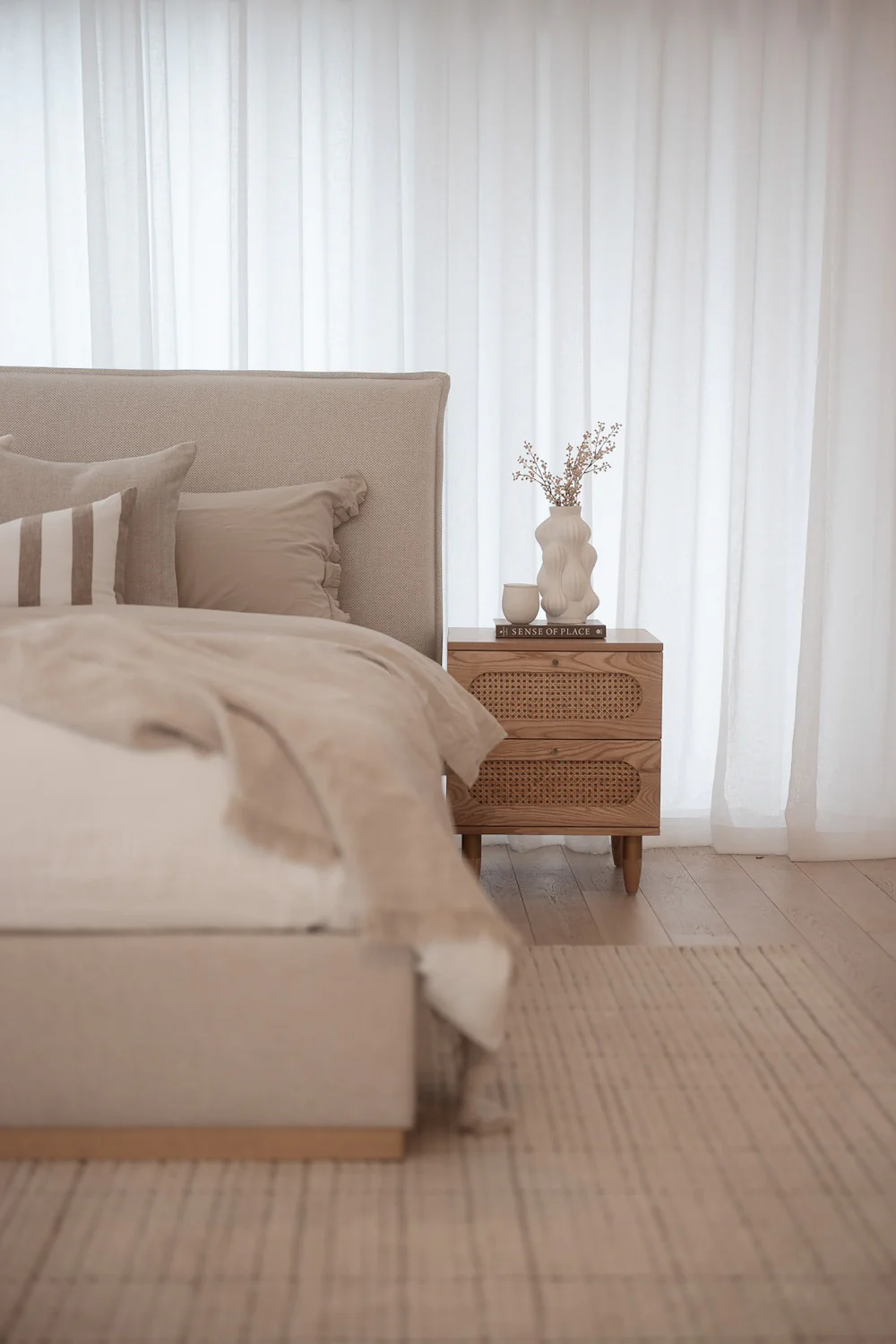 Aria Bed with Gas Lift Storage - Image 3