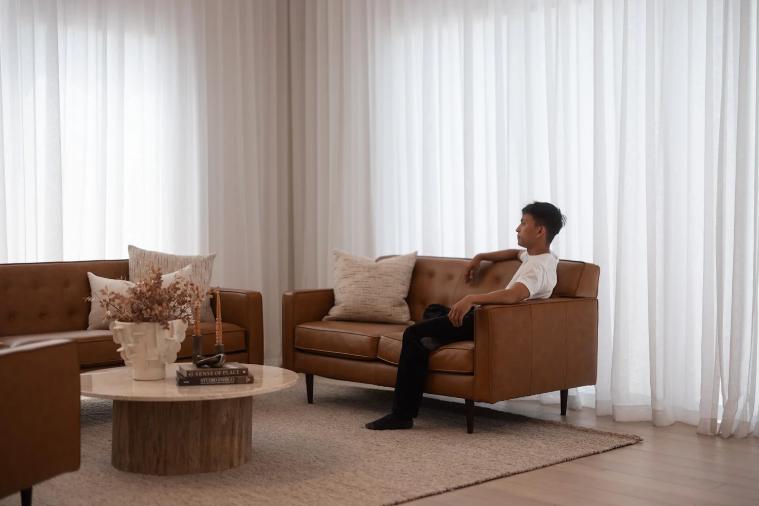 Chiswick Leather 2 Seater Sofa - Image 4