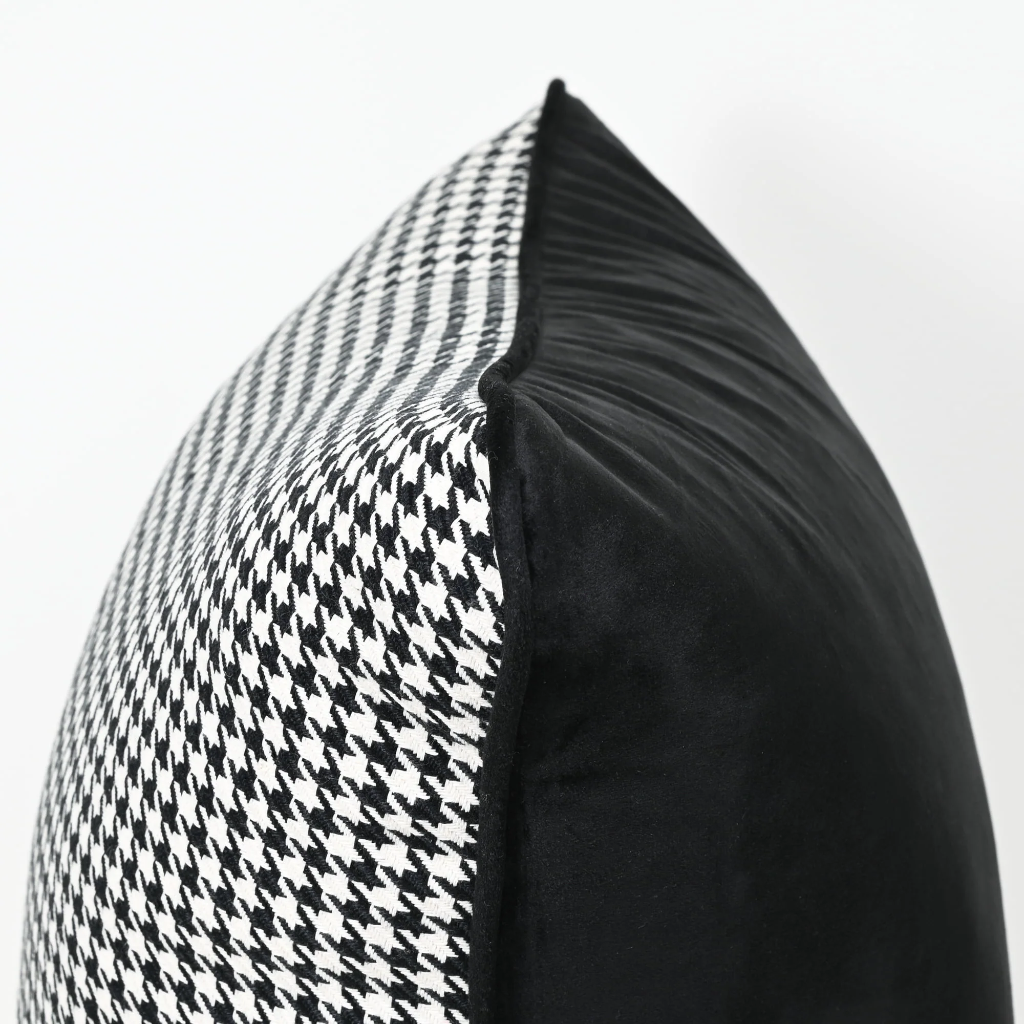 Coco Piped Lumbar Cushion - Houndstooth - Image 3