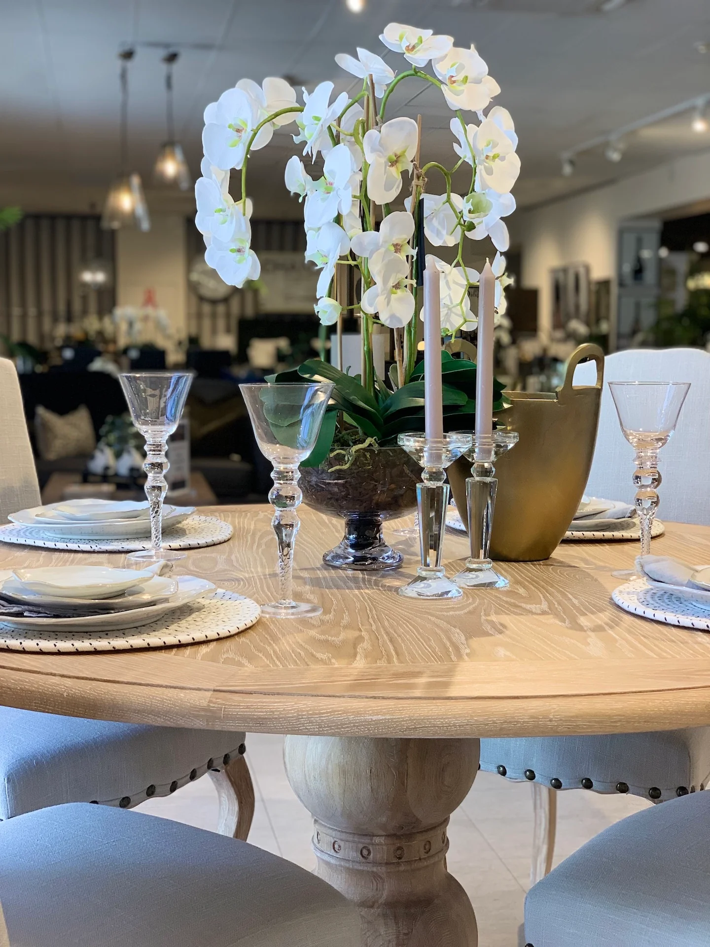 Corsica Dining Table - Image 4