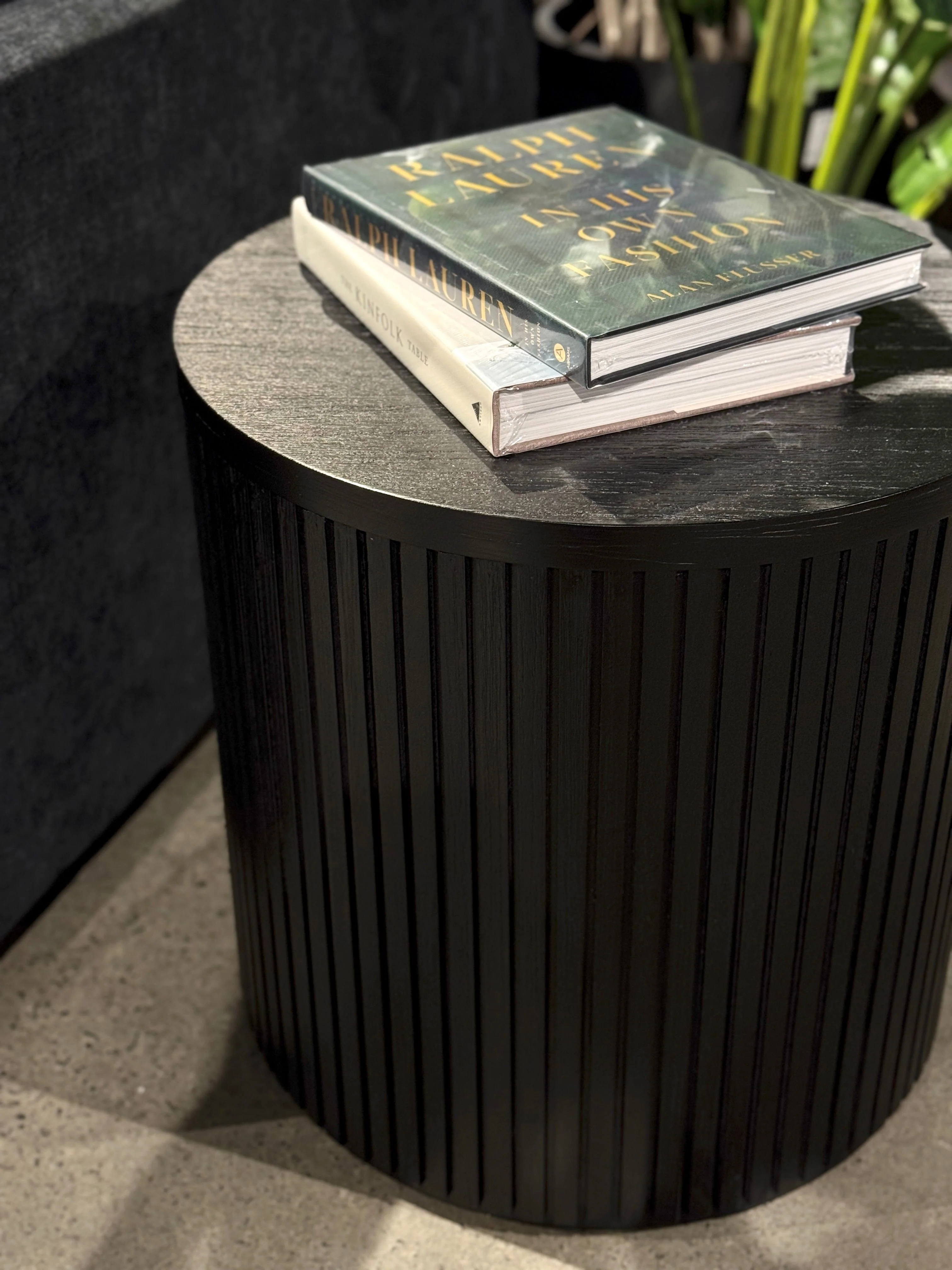 Edina Round End Table - Image 6