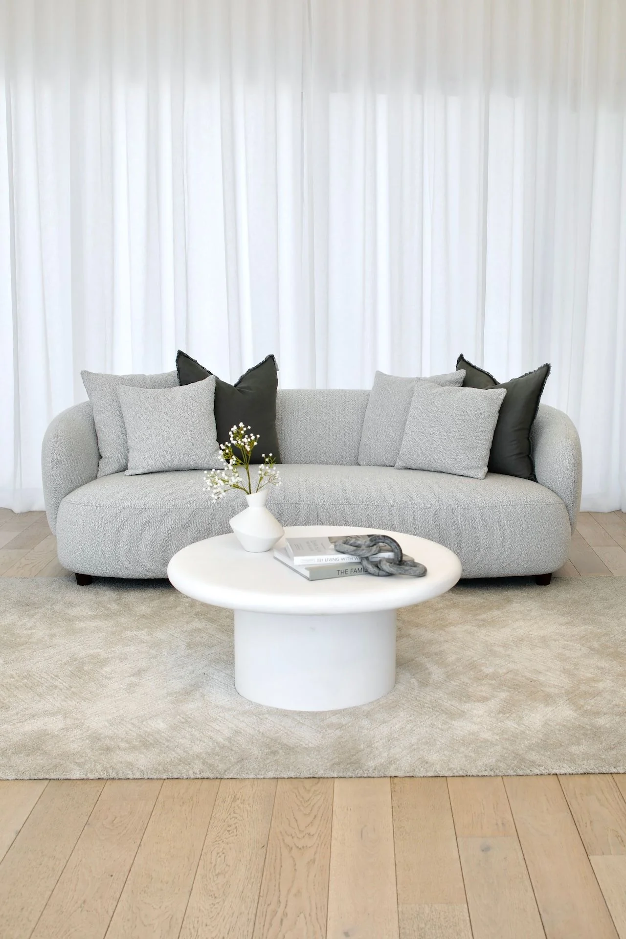 Loren 3 Seater - Image 3