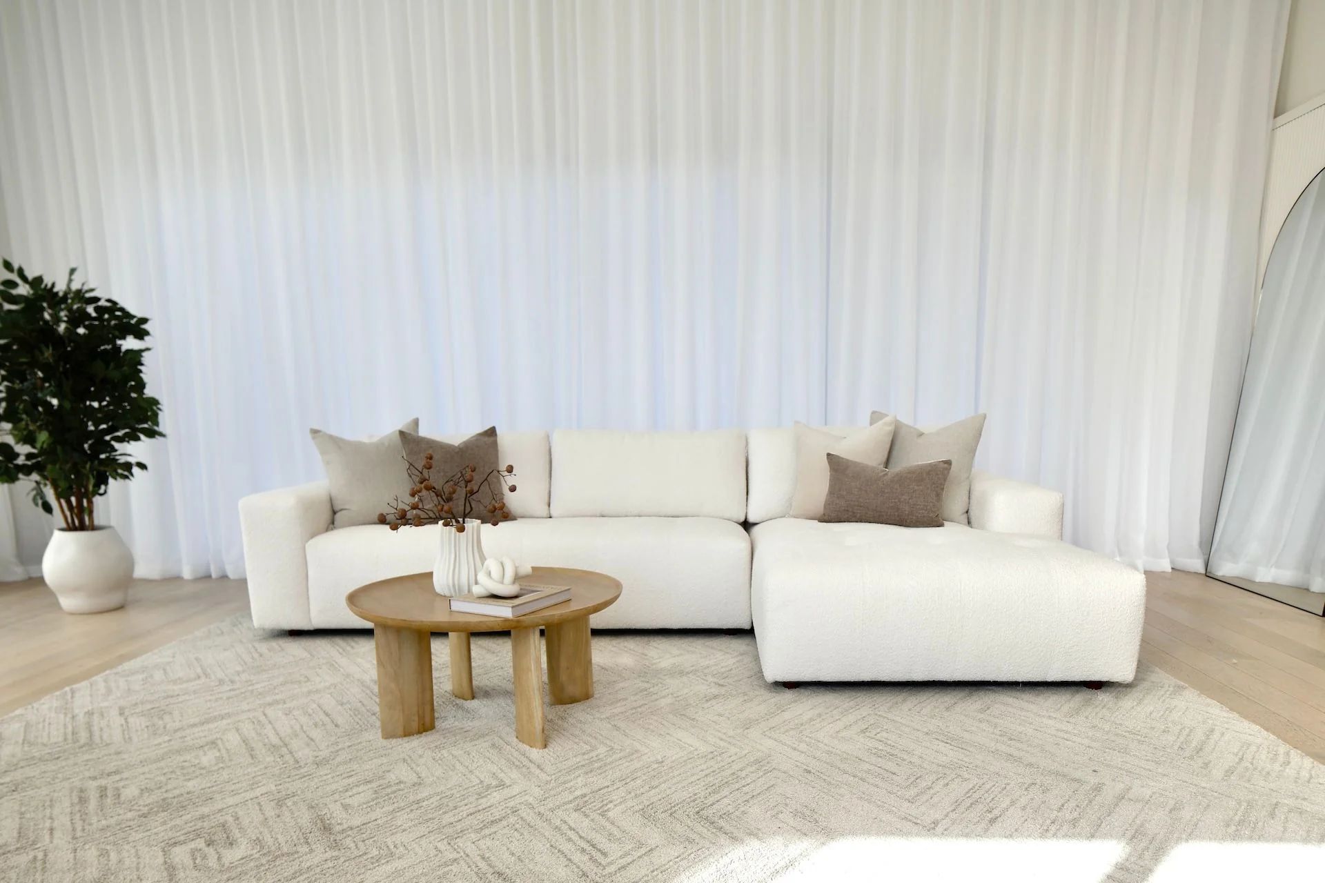Lyla 3 Seater with Chaise - Cloud Optical - Image 4