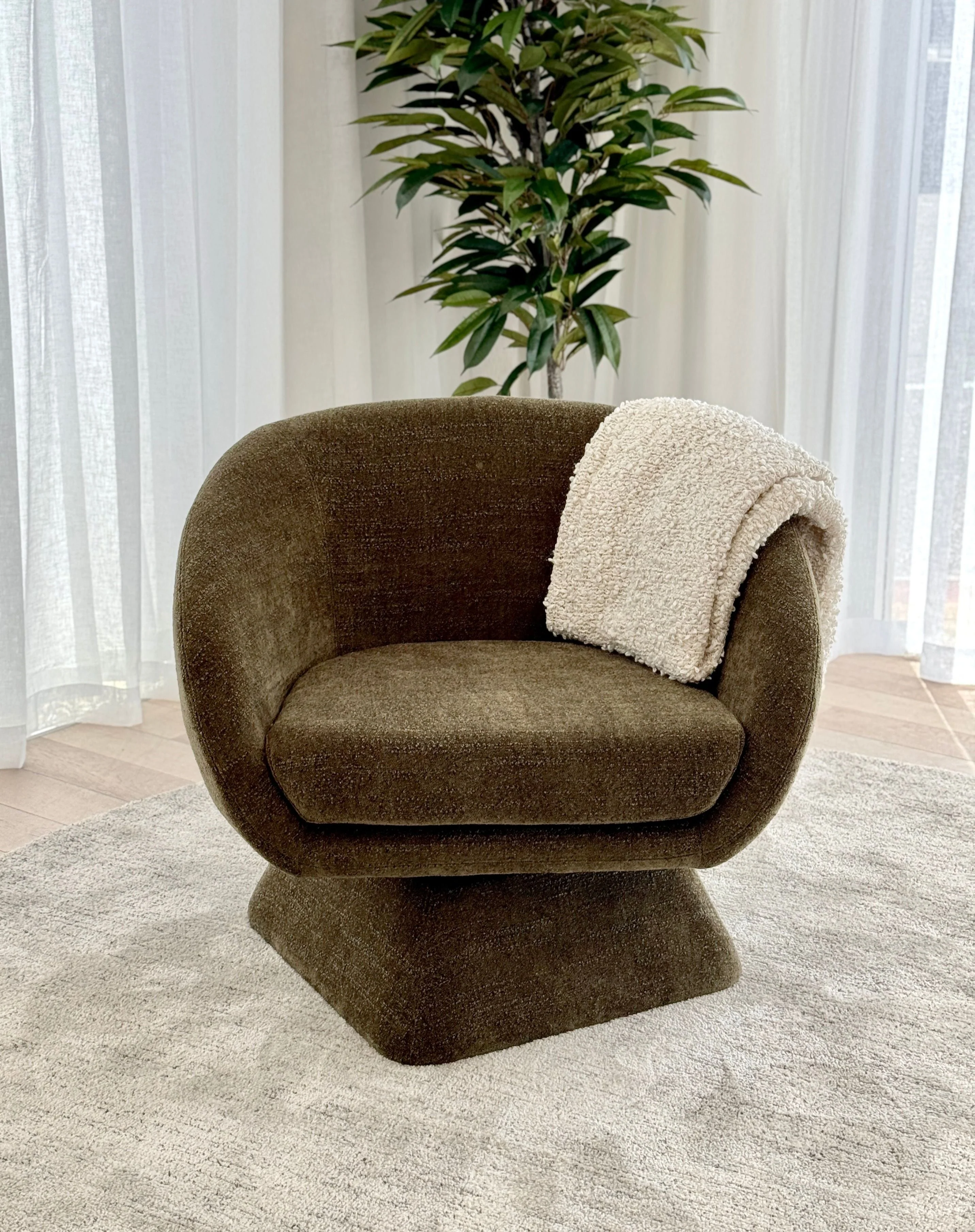 Noa Swivel Chair - Olive - Image 3