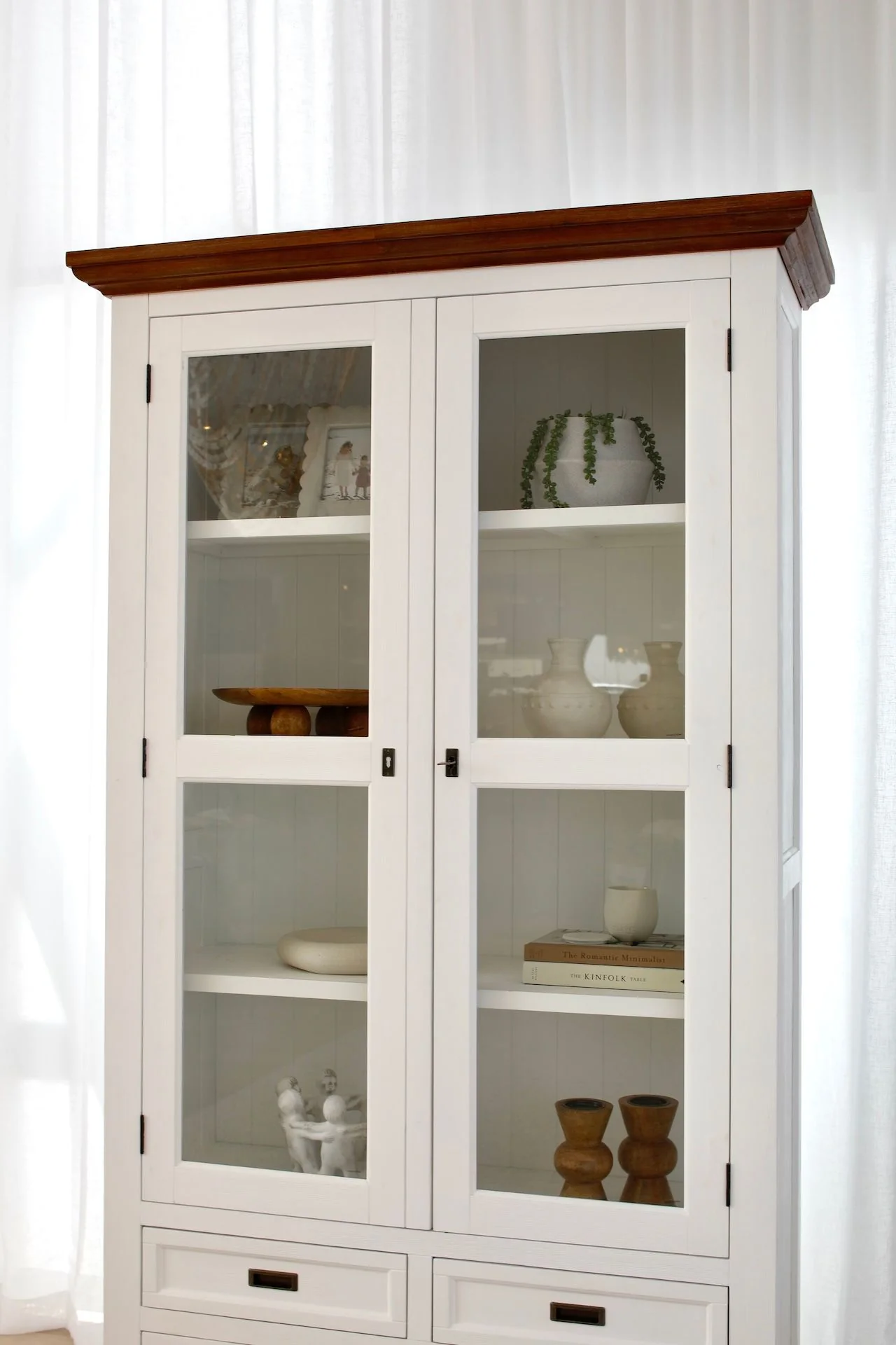 Surrey 2 Door Vitrine - Image 3