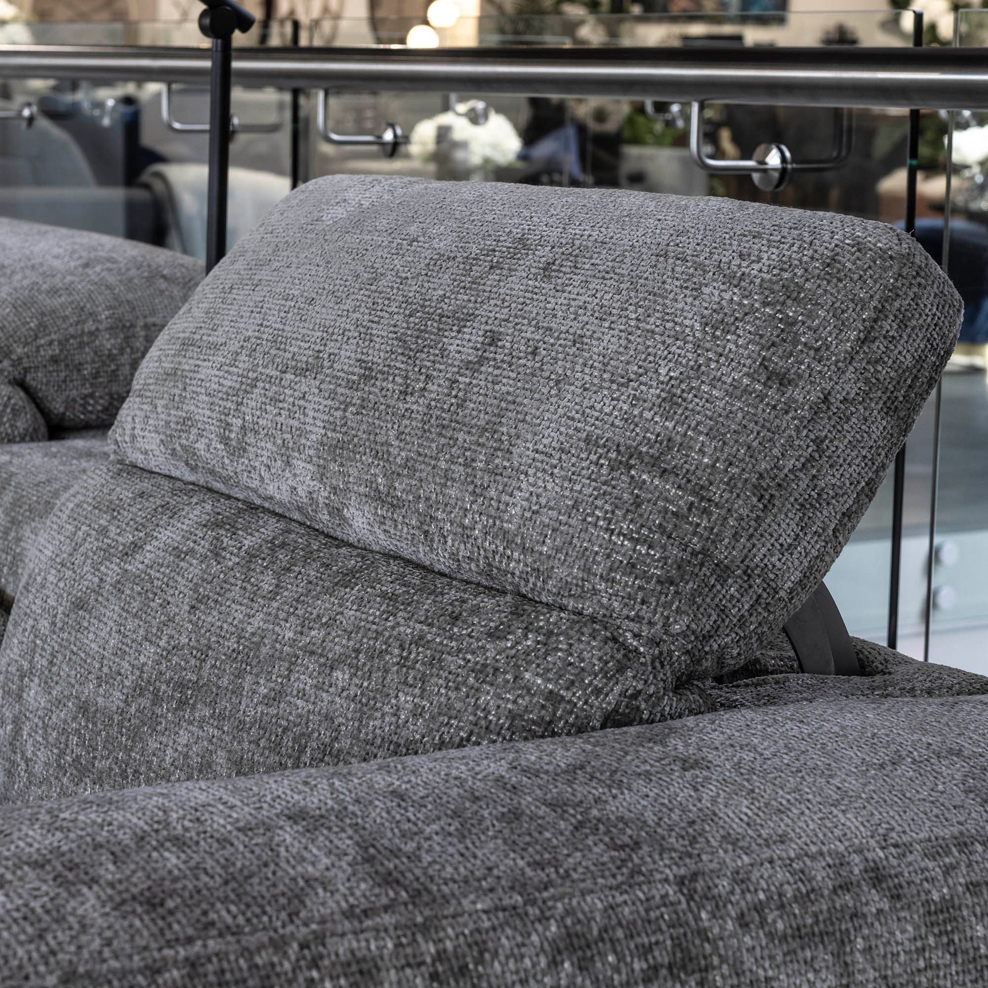 Zayn 2 Seater Electric Recliner with Console - Marshmallow - Image 4